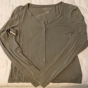 American Eagle green long sleeve